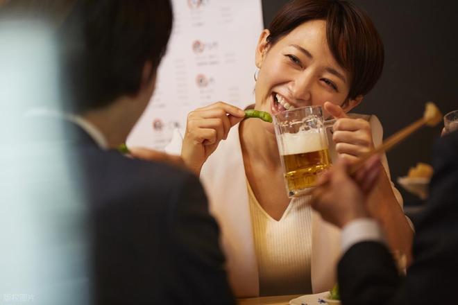 男子望而却步 女子:每次都是花我的钱CQ9电子江苏31岁女子相亲见面3次(图2) 男子望而却步 女子:每次都是花我的钱CQ9电子江苏31岁女子相亲见面3次(图2)